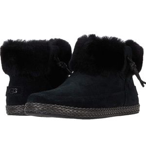 UGG Women's Elowen Ankle Boot